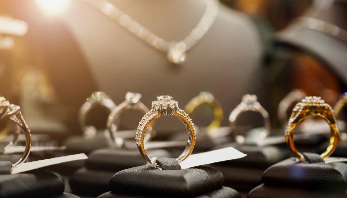 Best business to start in UAE 2021 Jewelry