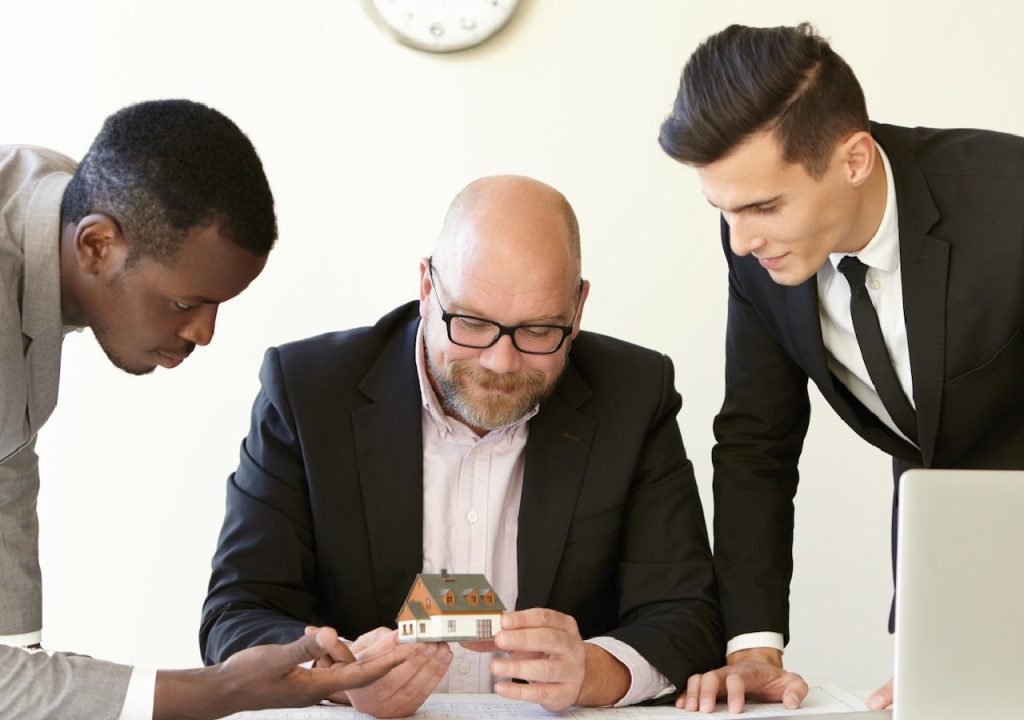 How Legal Consultancy Services In UAE Handle Your Business