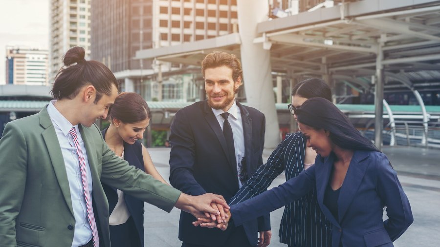 Benefits of Setting up a Holding Company in the UAE