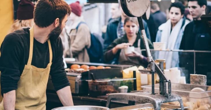 Start a Street Food Business in Dubai 