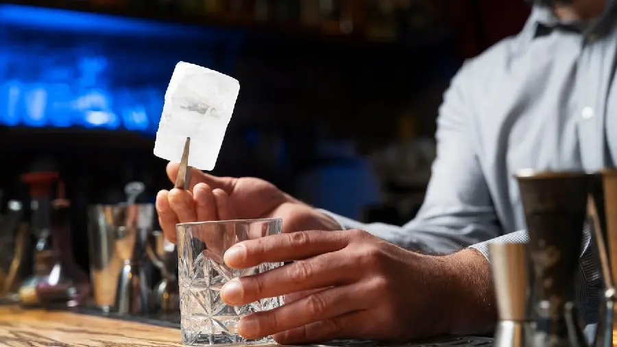 Cost of an alcohol license in Dubai, UAE
